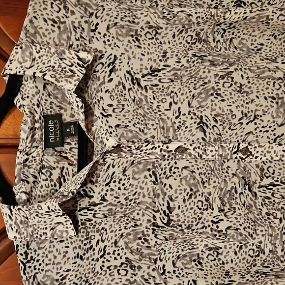 Nicole Miller Black, White, & Blue Animal Print/mixed Print Button Up, Sz M - Picture 3 of 8